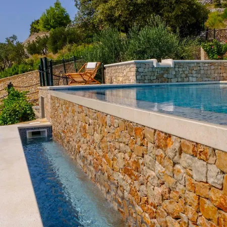 Holiday home Lucija