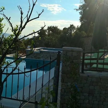Lucija Ferienhaus Bol
